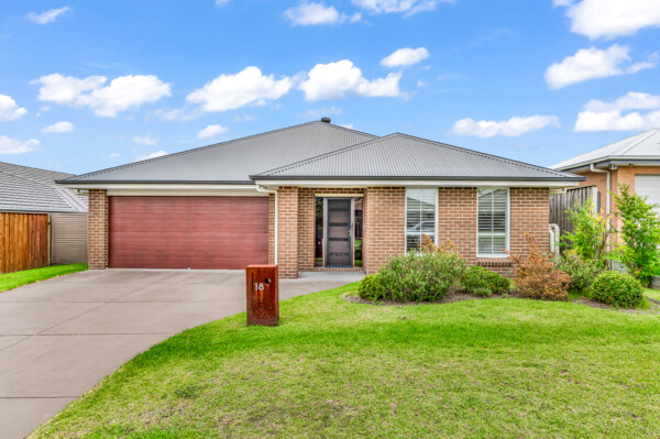 Modern, single-storey brick home for Supported Independent Living (SIL) under the NDIS.